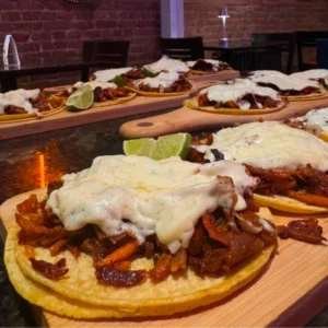 tacos_pastor_con_queso